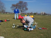3  Tobias, hier mit dem Heli, war Hauptzuständiger für das CAD und Motivator, sodass das Projekt noch während der Lehre erfolgreich abgeschlossen werden konnte.